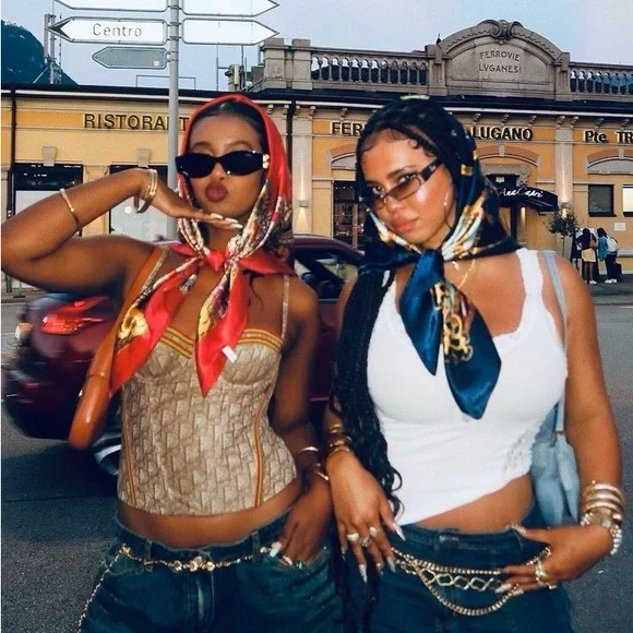 YSL Vintage Authentic Luxury YVES SAINT LAURENT Square 100% Silk Scarf 30X30in - Picture 12 of 14